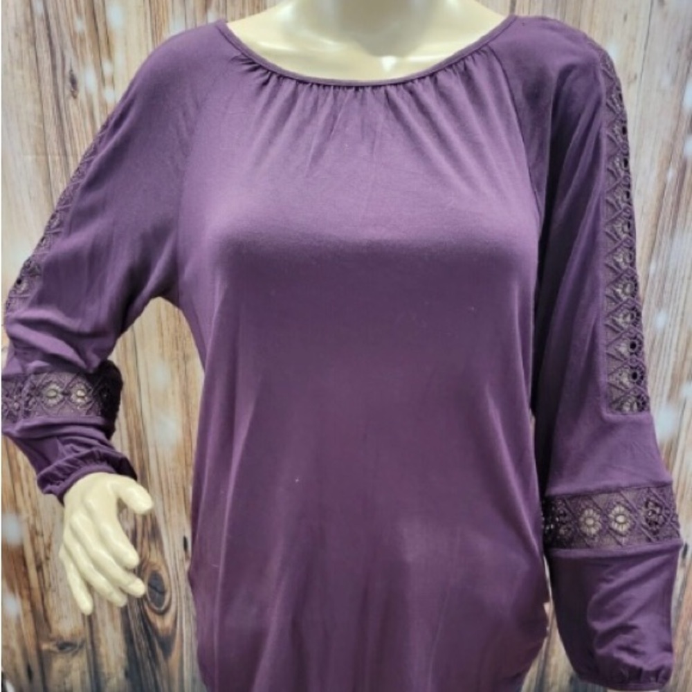ISO This LOFT Top size XS in other colors